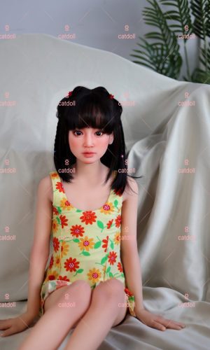 UTDOLLS 128CM Lola Realistic Mini Doll